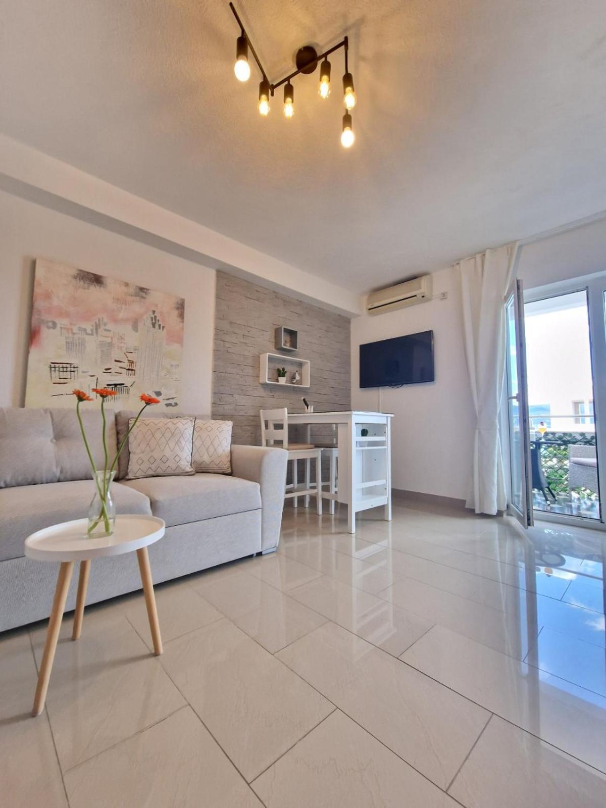 Apartments Silva With A View Of Sea Трогір Екстер'єр фото