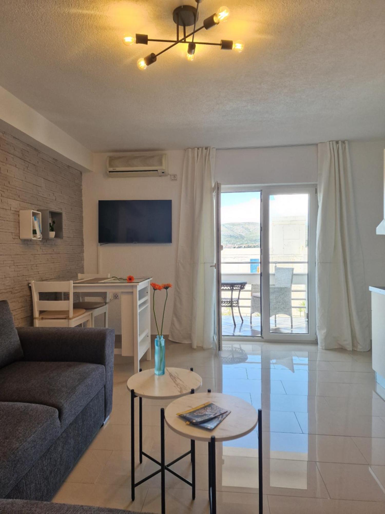 Apartments Silva With A View Of Sea Трогір Екстер'єр фото
