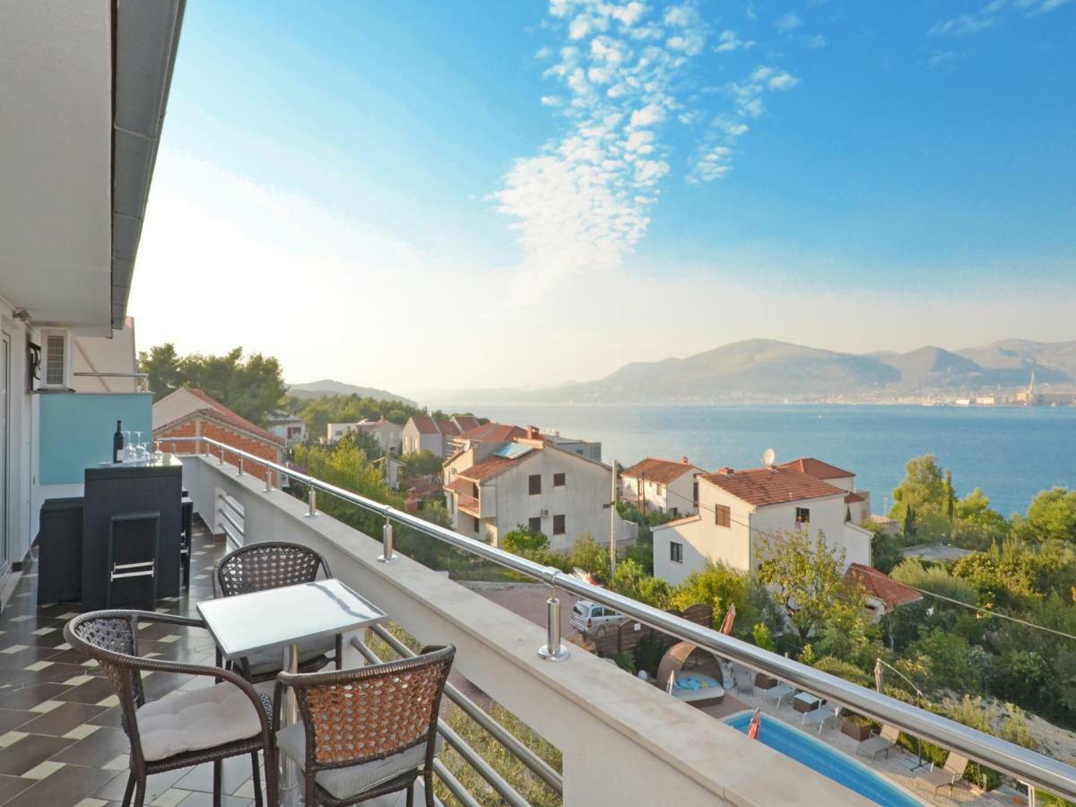 Apartments Silva With A View Of Sea Трогір Екстер'єр фото