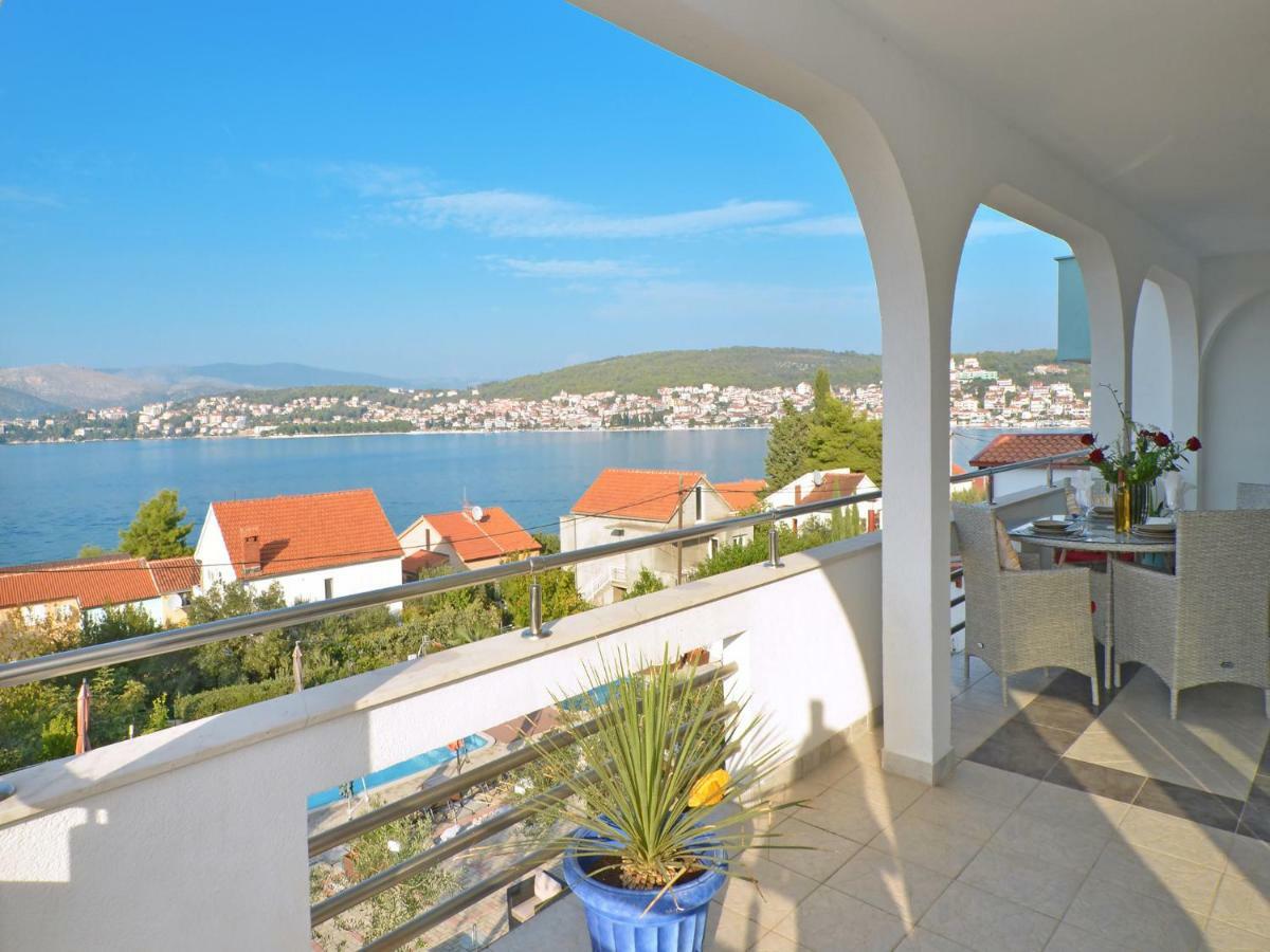 Apartments Silva With A View Of Sea Трогір Екстер'єр фото