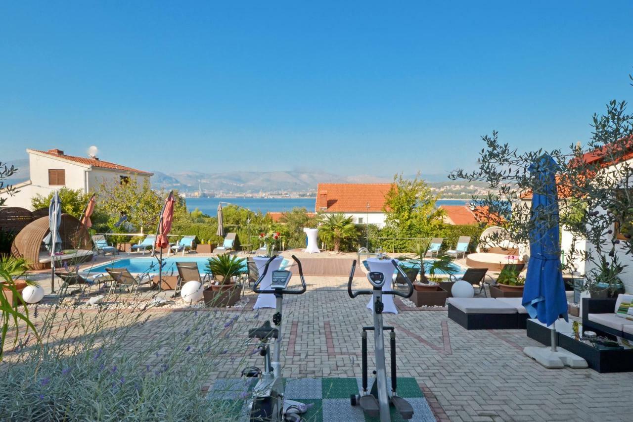 Apartments Silva With A View Of Sea Трогір Екстер'єр фото